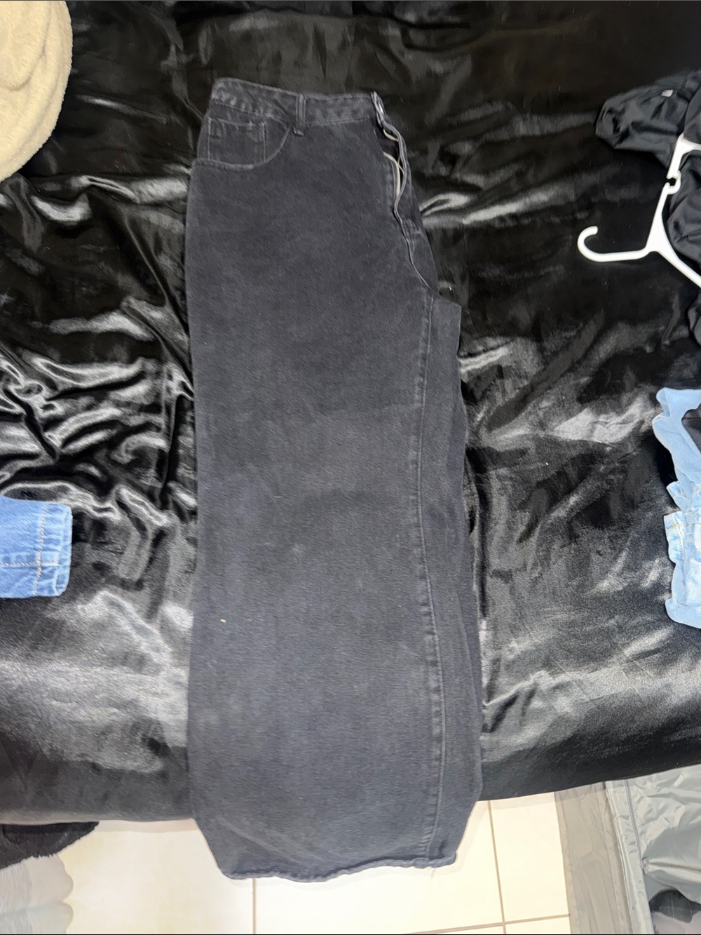 SHEIN Black High-Waist Straight Leg Jeans